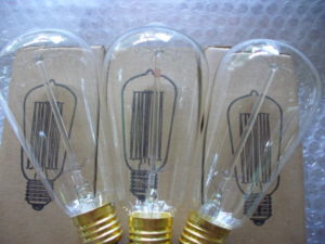 Ampoules décoratives a filaments 25 watts lot de 3