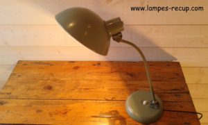 Lampe de bureau industrielle