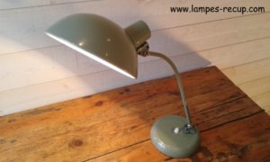 Lampe de bureau industrielle