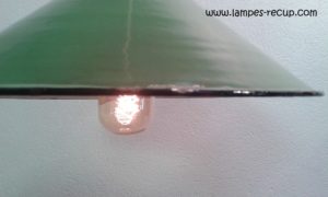 Suspension vintage en tôle émaillée diamètre 28 cm