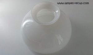 Coiffe en opaline pour lustre ancien diamètre 18.2 cm