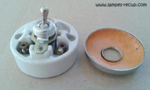 Interrupteur ancien porcelaine et chrome marque Legrand simple allumage
