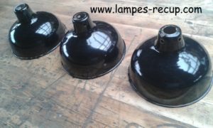 série de 3 petites suspensions industrielles noires diamètre 21 cm