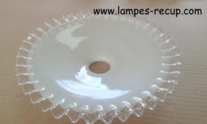Abat-jour opaline vintage suspension à bords plissés diamètre 24.5 cm