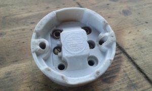 interrupteur ancien porcelaine et chrome simple allumage