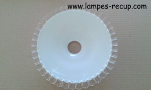 Abat-jour opaline vintage bords plissés diamètre 25 cm
