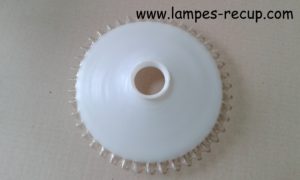 Abat-jour opaline vintage suspension a bords plissés diamètre 25 cm