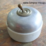Interrupteur ancien porcelaine simple allumage modèle industriel