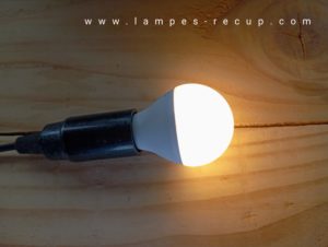 Ampoule led E14 petit culot blanc chaud 3 watts