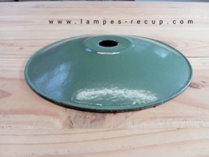 Abat-jour vintage émaillé vert diamètre 24 cm