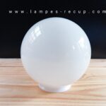 Boule opaline diamètre 20 cm ouverture 10 cm