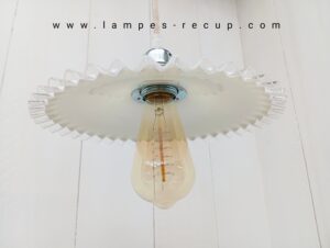 Suspension opaline vintage prête a poser